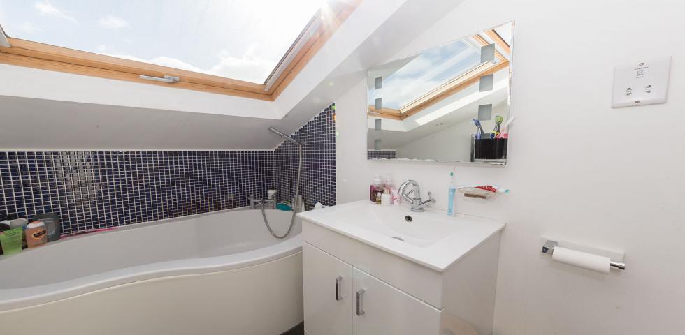 			FANTASTIC LOCATION , 3 Bedroom, 1 bath, 1 reception Apartment			 Iverson Road, WEST HAMPSTEAD